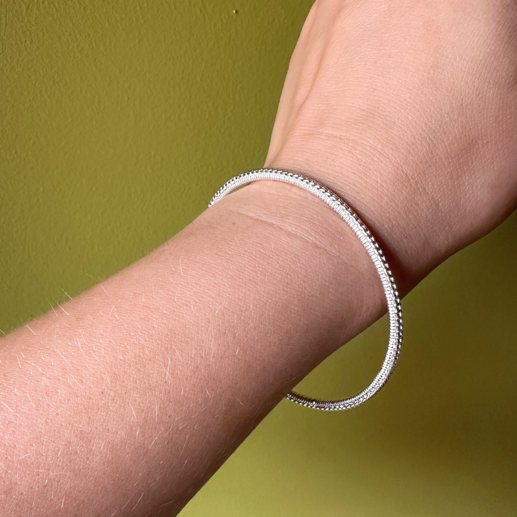 Kakra Single Stitch Bangle