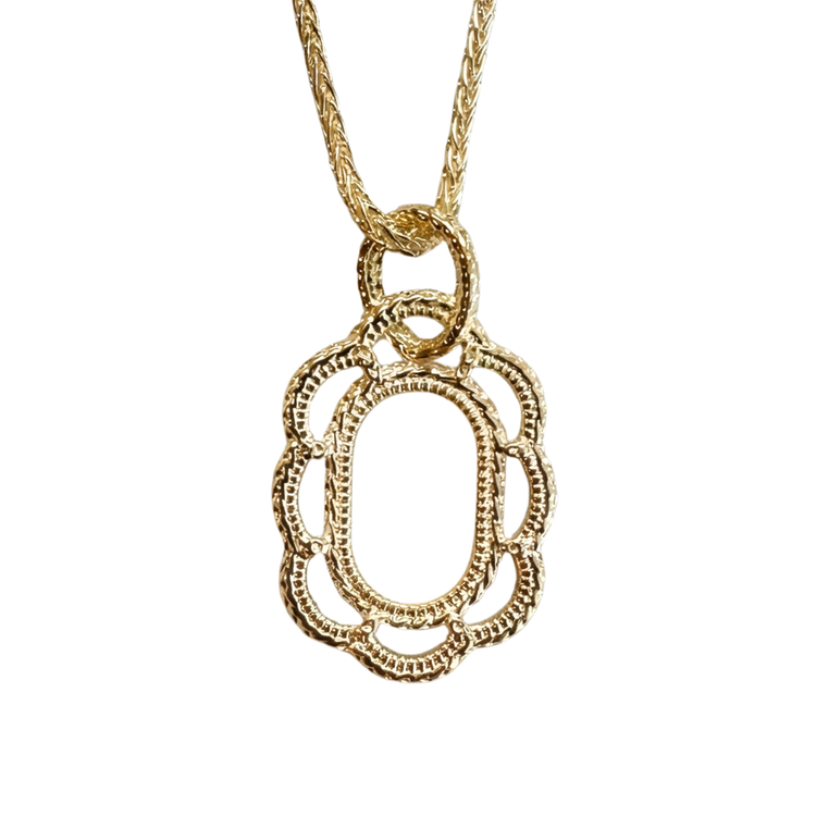 Small Laurel Pendant