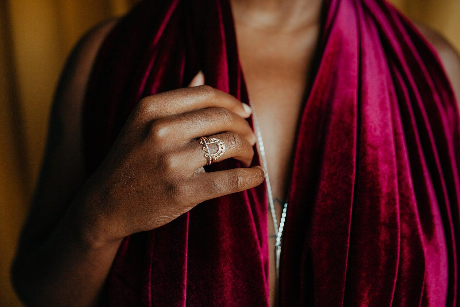 How to Wear Gold and Silver Jewelry Together How to Wear Gold and Silver Jewelry Together